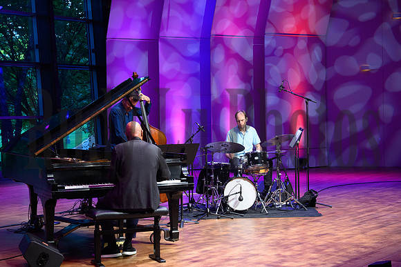 billychildstrio7726skidmorejazz-2315