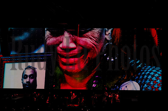 us &them-4200