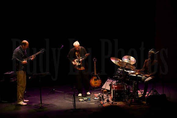 billfriselltrioegg1116124-4324