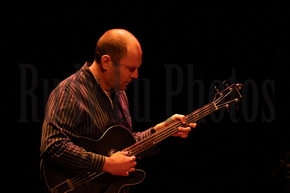 billfriselltrioegg1116124-4306