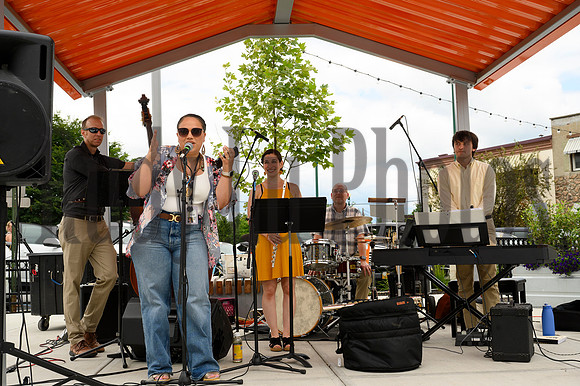 MC2JazzonJay71124-5614